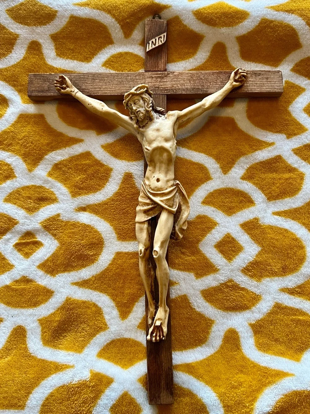 Wood Christian Crucifix Wall Cross with Jesus Corpus and INRI Plaque
